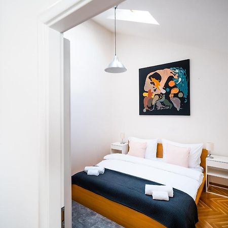 Luxurious Woodrow Wilson Apt In Prague Centre Eksteriør bilde