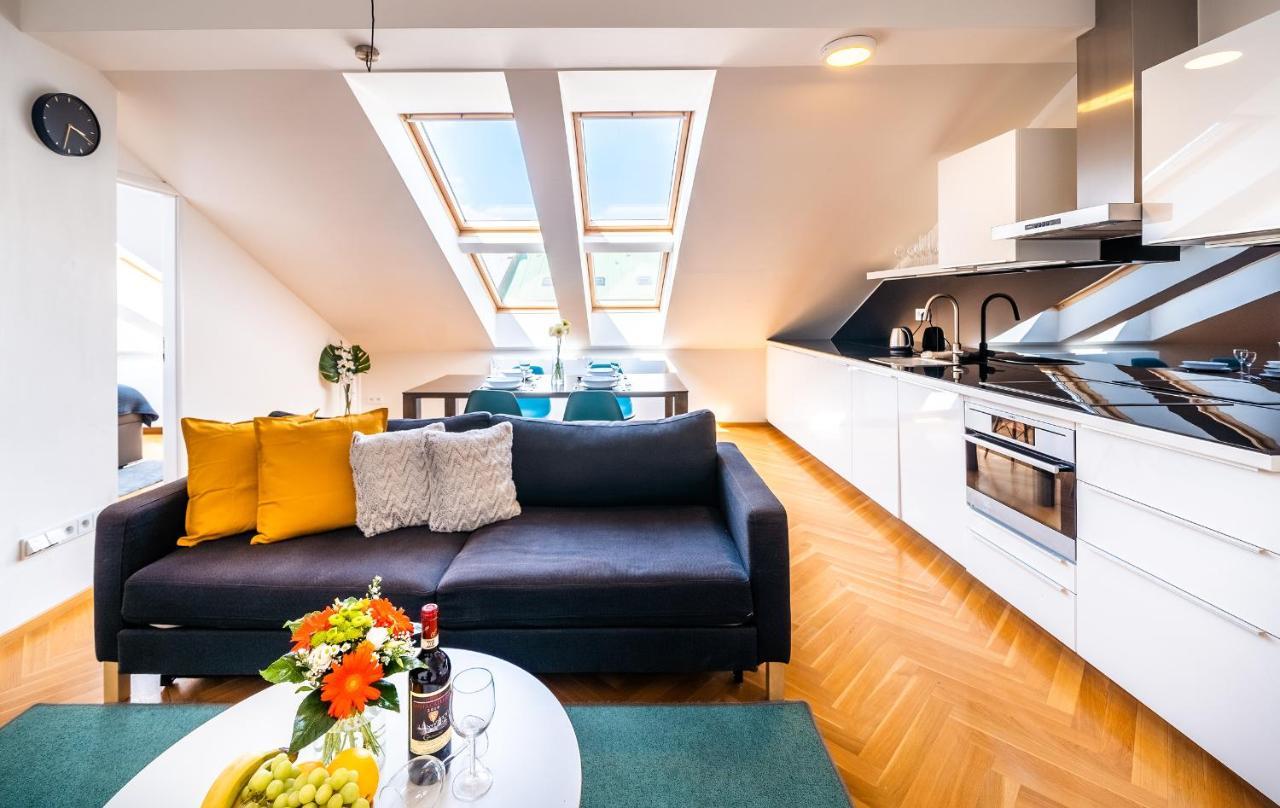 Luxurious Woodrow Wilson Apt In Prague Centre Eksteriør bilde